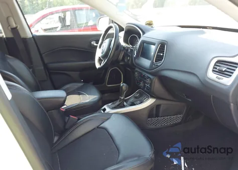 2020 Jeep Compass Latitude 4X4 from USA, damaged, VIN 3C4NJDBB8LT246374